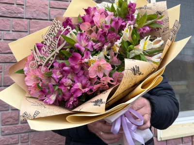 Букет микс из альстромерий 