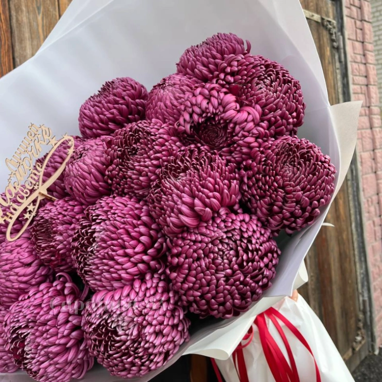 Букет с хризантемами &laquo;Бигуди&raquo;