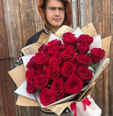 Букет из 25-ти красных роз «Королевский»