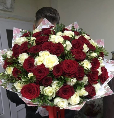 Букет из 101 розы «Красное и Белое»