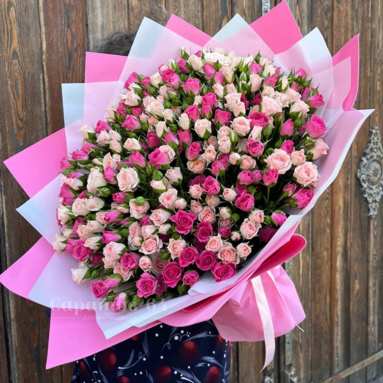 Букет 101 кустовая роза &laquo;Сочный микс&raquo;