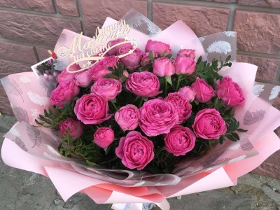 Букет из пионовидной кустовой розы «Мистик»