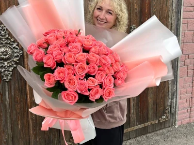 Букет из 51 розы «коралловый блеск»
