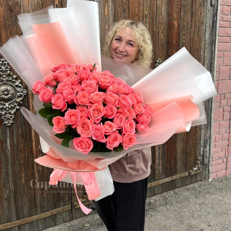 Букет из 51 розы &laquo;коралловый блеск&raquo;