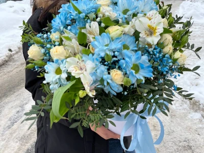 Цветы в шляпной коробке «Зимняя сказка»