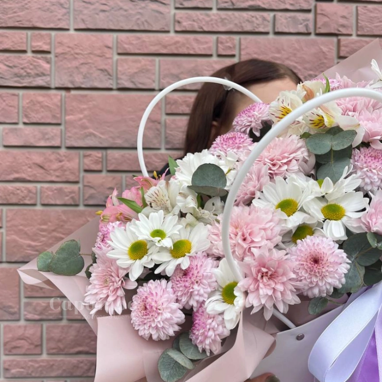 Цветы в коробке &laquo;Нежное очарование&raquo;