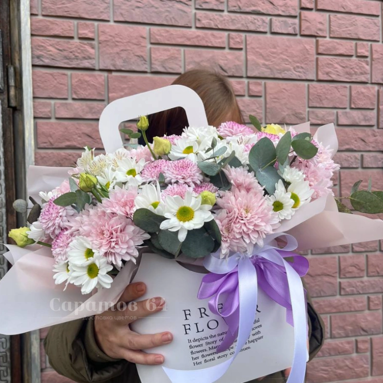 Цветы в коробке &laquo;Нежное очарование&raquo;