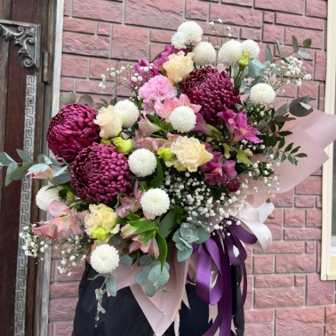 Цветы в коробке «Сиреневые тона»