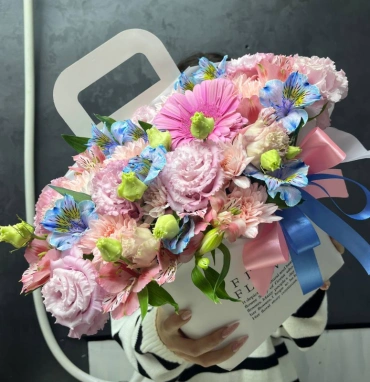 Композиция в коробке «яркий всплеск»