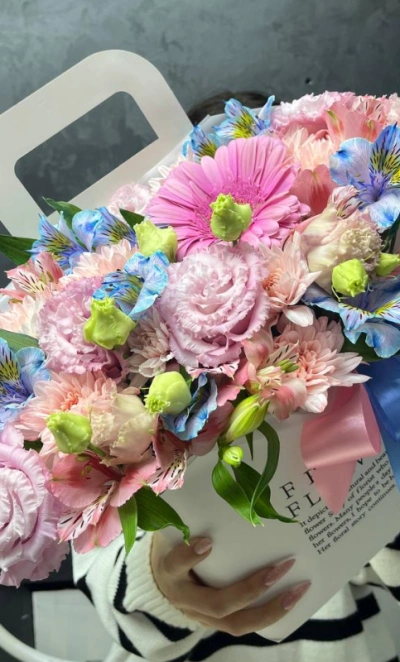 Композиция в коробке «яркий всплеск»