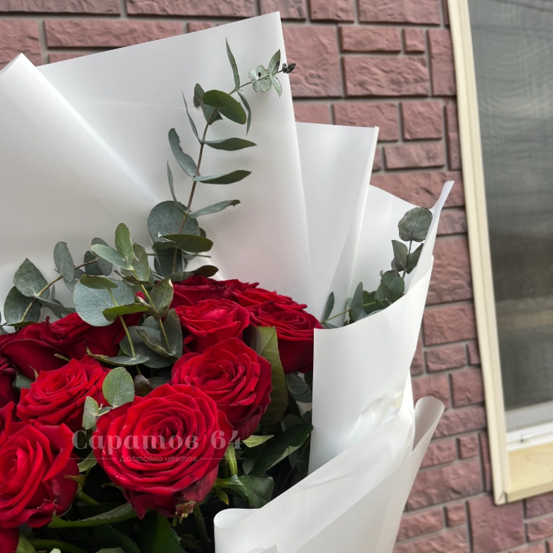 Букет алых роз для любимой