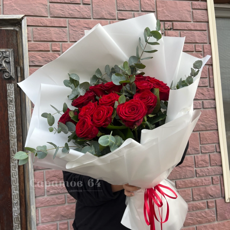 Букет алых роз для любимой