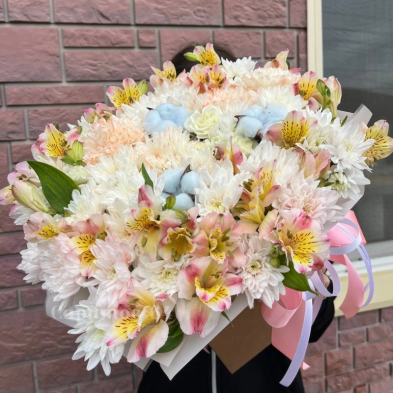 Цветочная композиция &laquo;персиковый крем&raquo;