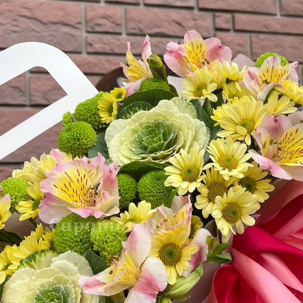 Цветы в сумочке &laquo;зелёный май&raquo;