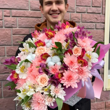 Букет в коробке «летняя трапеция»