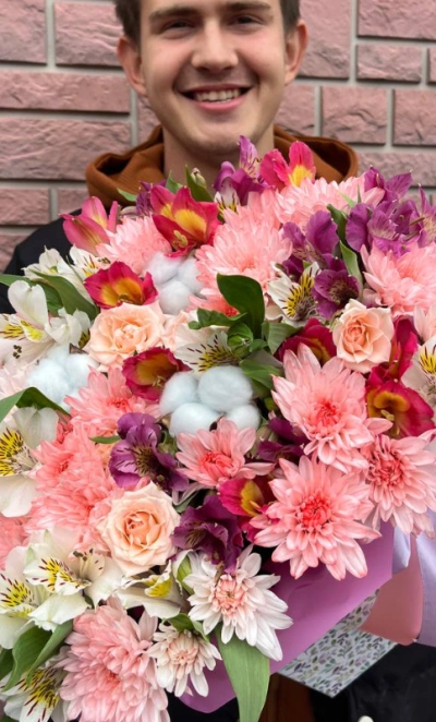 Букет в коробке «летняя трапеция»