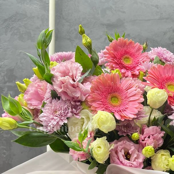 Композиция в шляпной коробке &laquo;романтический сад&raquo;