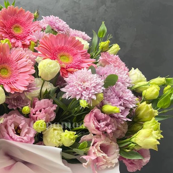 Композиция в шляпной коробке &laquo;романтический сад&raquo;