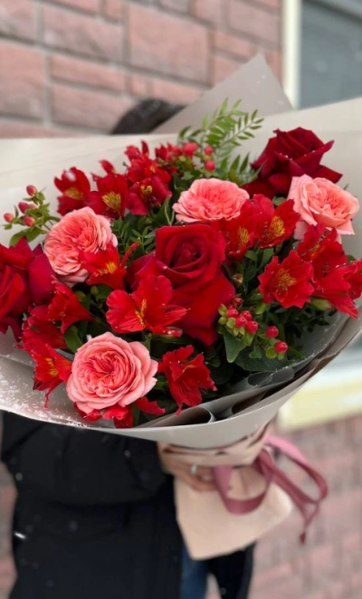 Букет с пионовидной розой «Рождественский»