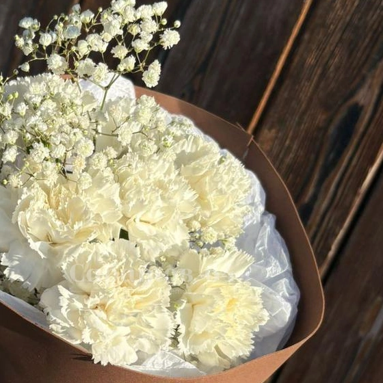 Букет из гвоздики &laquo;безе&raquo;