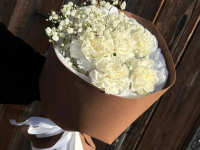 Букет из гвоздики «безе»