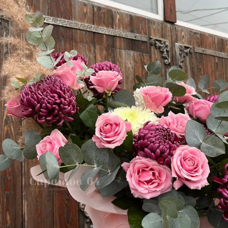 Композиция в шляпной коробке &laquo;восторг&raquo;