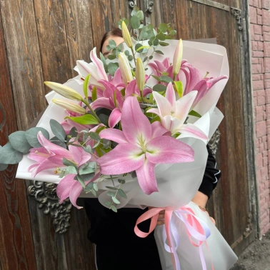 Букет из лилий «Династия»