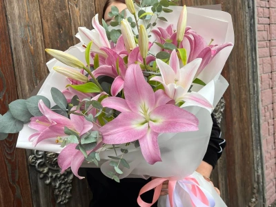 Букет из лилий «Династия»