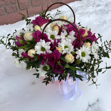 Цветы в сумочке «яркий комплимент»