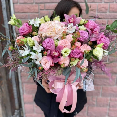 Композиция в шляпной коробке «ягодный пирог