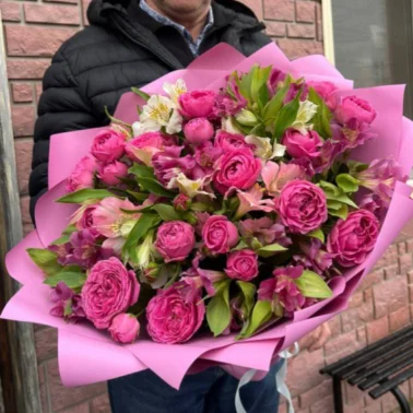 Букет мисти баблс с альстромерией 