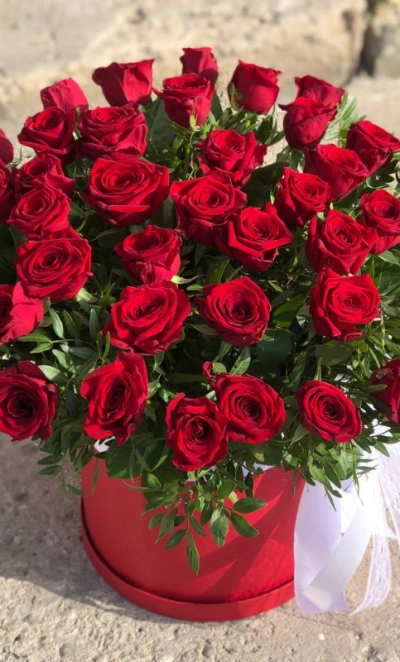 Композиция в шляпной коробке «красота розы»