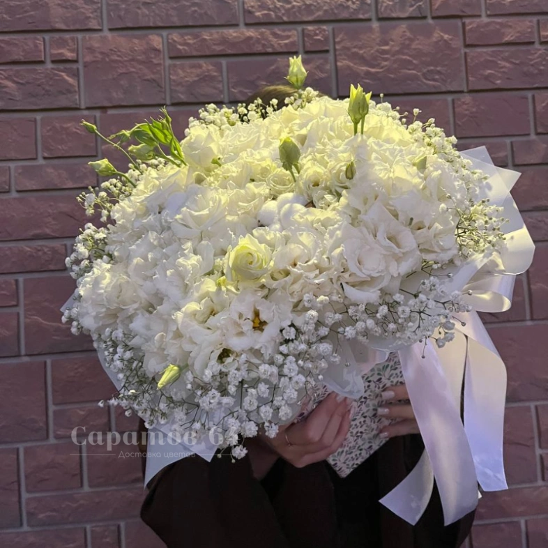 Композиция в коробке &laquo;белоснежная трапеция&raquo;