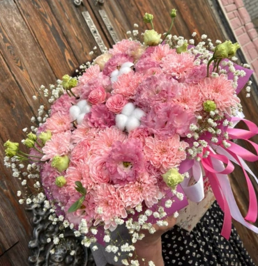 Композиция в коробке «эустома розовая»