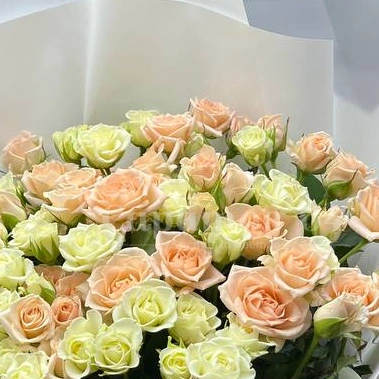 Букет из кустовых роз Микс