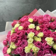 Букет из роз &laquo;неоновый пион&raquo; 2