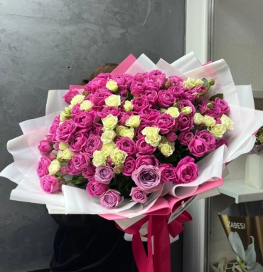 Букет из роз «неоновый пион»