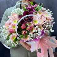 Сумочка с орхидеей, хризантемами и гипсофилой 1