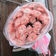 Круглый букет с хризантемами  0