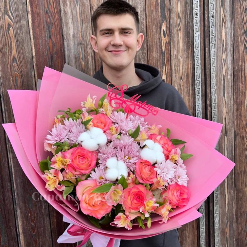 Букет с розами, хризантемой и альстромерией 