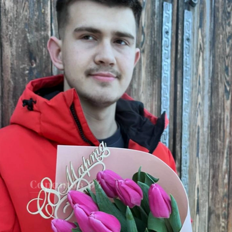 7 розовых тюльпанов