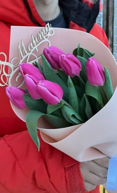 7 розовых тюльпанов