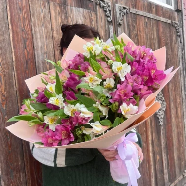 Букет 15 альстромерий микс