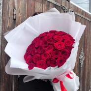 35 красных роз Ред Наоми 0