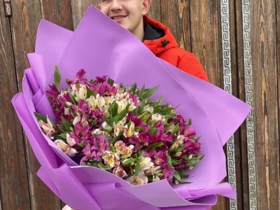 Букет 51 альстромерия микс