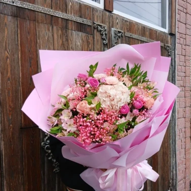 Сборный большой букет с гортензией, хризантемами и альстромерией 
