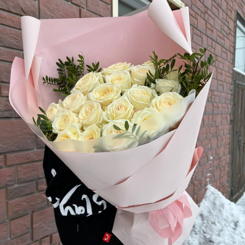 Букет «19 белых роз»