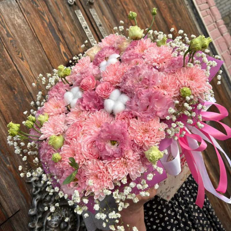 Композиция в коробке «эустома розовая»